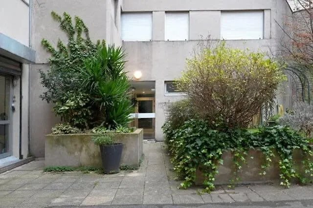 Fresh Large Studio For 4 Paris Apartment